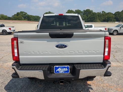 Certified 2025 Ford F250 XLT AWD/4WD image 4