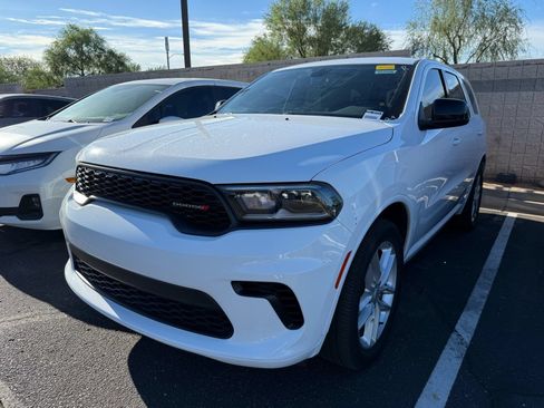Used 2025 Dodge Durango GT w/ Trailer Tow Group IV AWD/4WD image 2