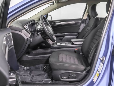 Used 2019 Ford Fusion SE image 7