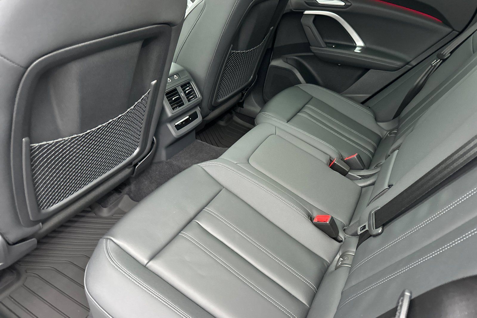 Used 2025 Audi Q5 Premium Plus w/ Premium Plus AWD/4WD image 11