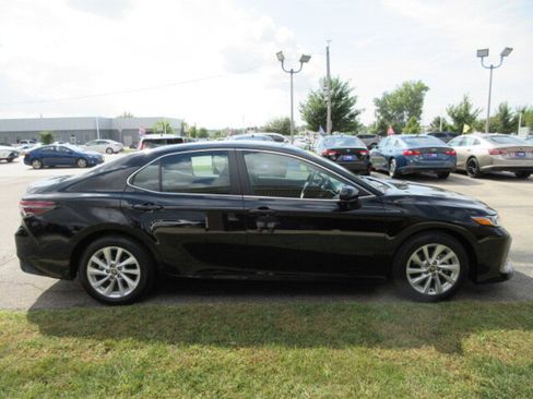 Used 2024 Toyota Camry LE image 7