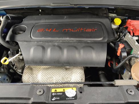 Used 2021 Jeep Renegade Latitude FWD image 30