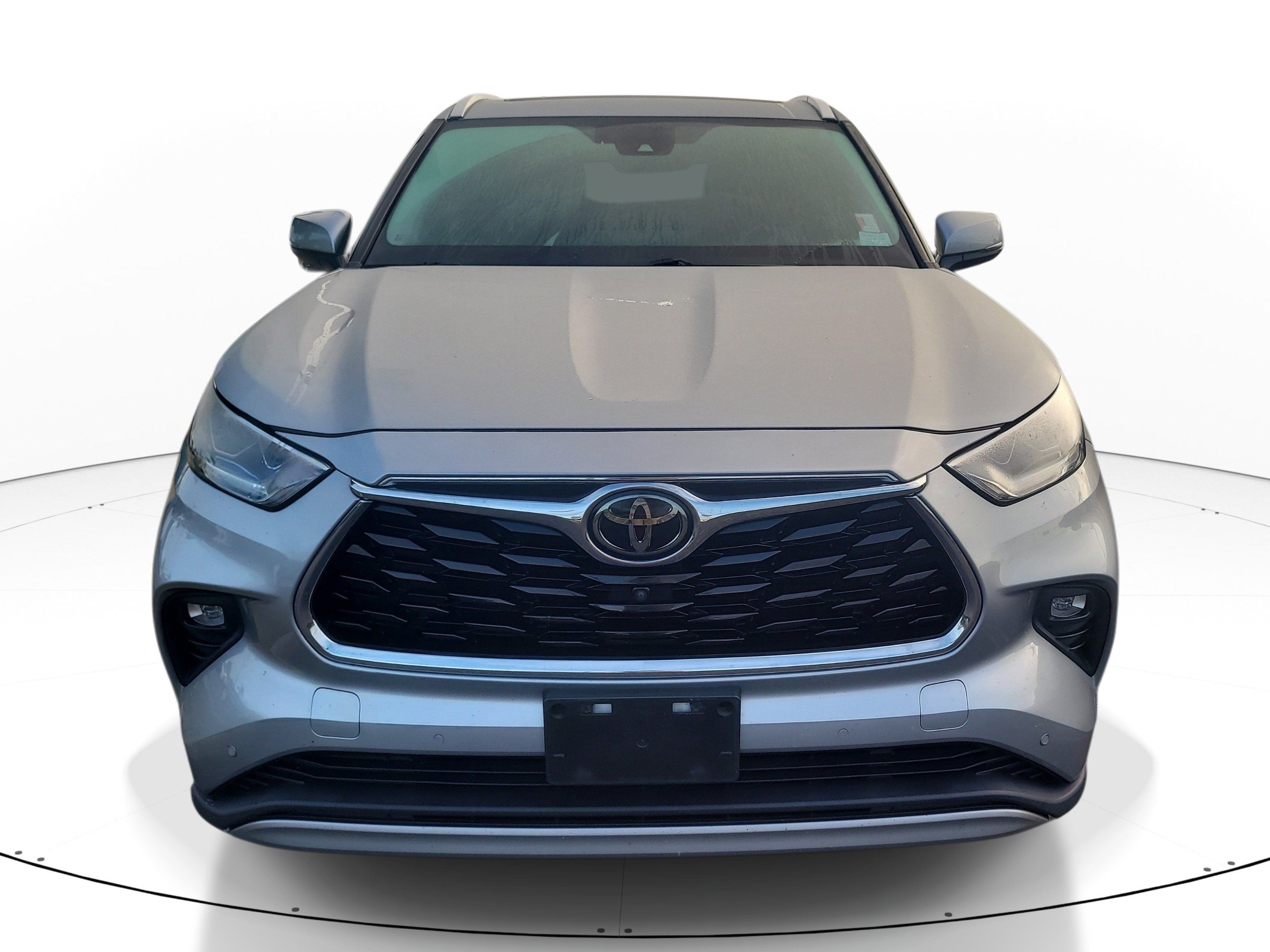 Used 2021 Toyota Highlander Platinum FWD image 2