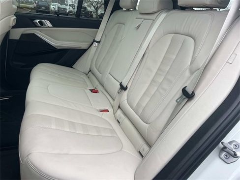 Used 2022 BMW X5 sDrive40i w/ Premium Package image 22