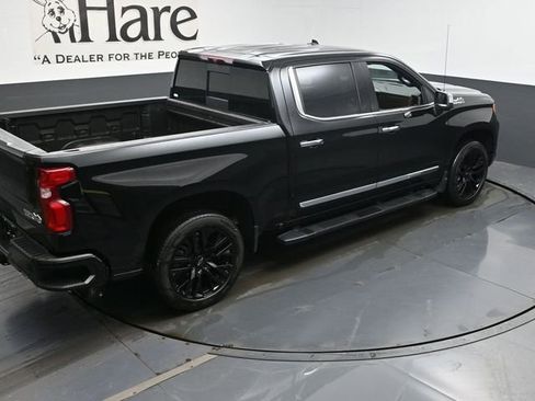 Used 2022 Chevrolet Silverado 1500 High Country w/ High Country Premium Package image 39