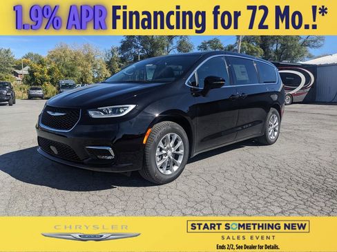 New 2026 Chrysler Pacifica Select image 4