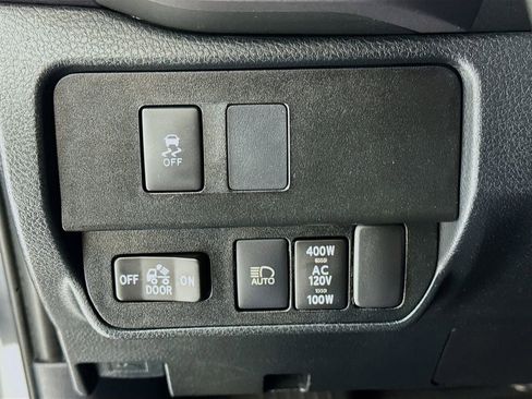 Used 2021 Toyota Tacoma TRD Sport image 8