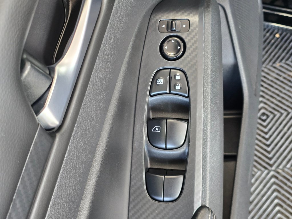 Used 2025 Nissan Altima 2.5 SV FWD image 20