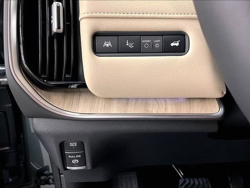 New 2026 Nissan Armada Platinum Reserve w/ Accent Package AWD/4WD image 30