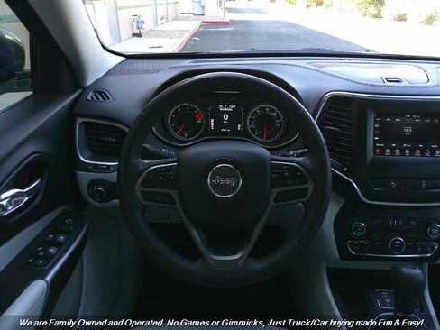 Used 2021 Jeep Cherokee Latitude Plus image 14