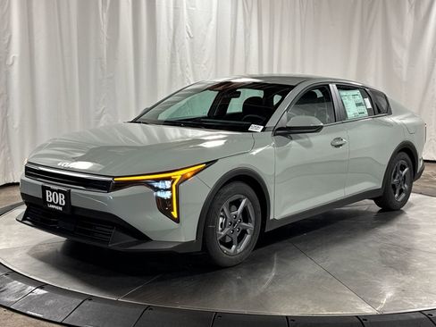 New 2026 Kia K4 LXS FWD image 1