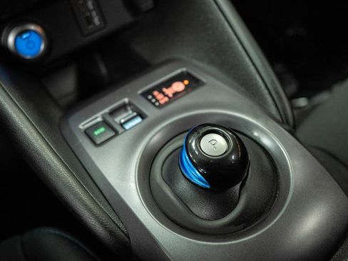 Used 2024 Nissan Leaf S image 21