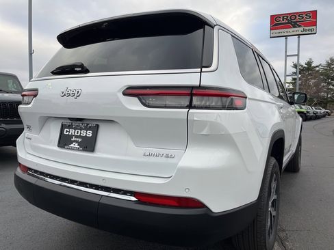 New 2025 Jeep Grand Cherokee L Limited w/ Luxury Tech Group II image 45