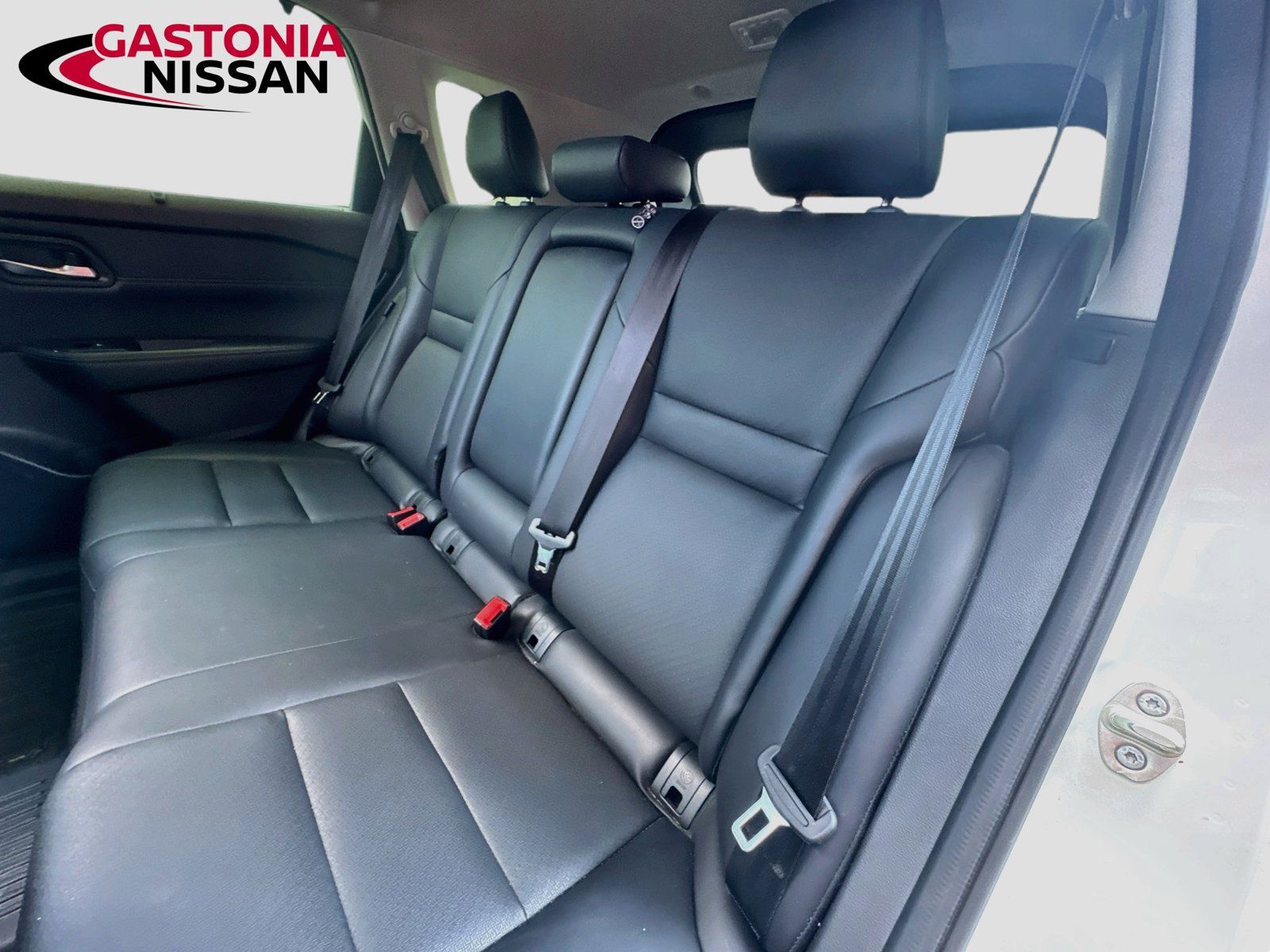 Used 2023 Nissan Rogue SV w/ SV Premium B Package AWD/4WD image 32
