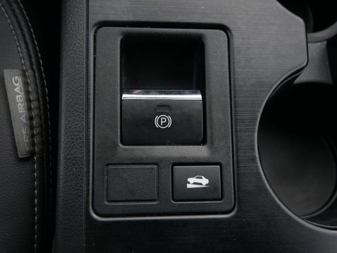 Used 2015 Subaru Legacy 2.5i Limited AWD/4WD image 31