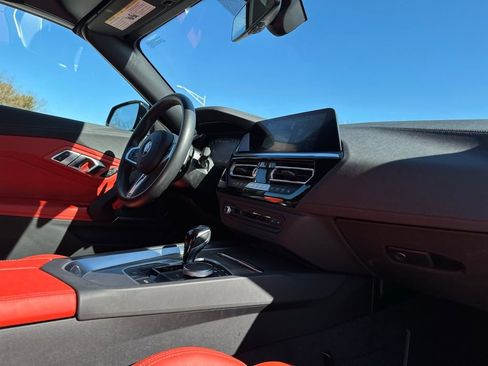 Used 2022 BMW Z4 M40i w/ Premium Package image 24