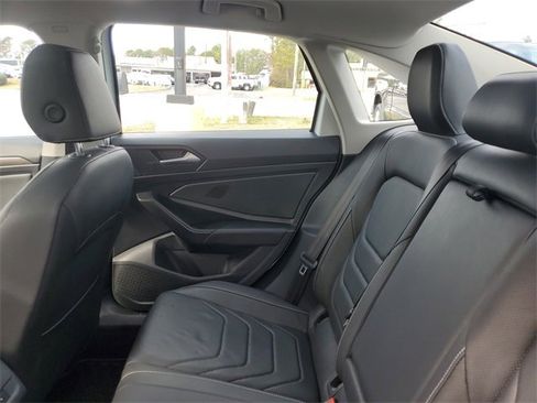 Used 2021 Volkswagen Jetta SEL Premium image 10