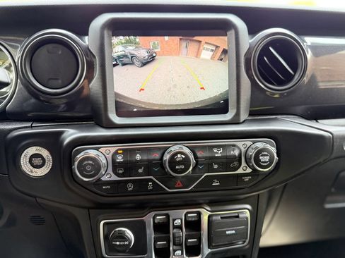 Used 2022 Jeep Wrangler Unlimited Sport AWD/4WD image 31