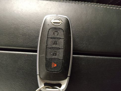 Used 2023 Nissan Rogue SV AWD/4WD image 32
