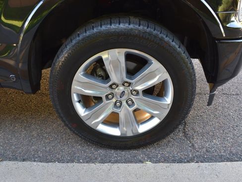 Used 2018 Ford F150 Platinum w/ Equipment Group 701A Luxury image 29