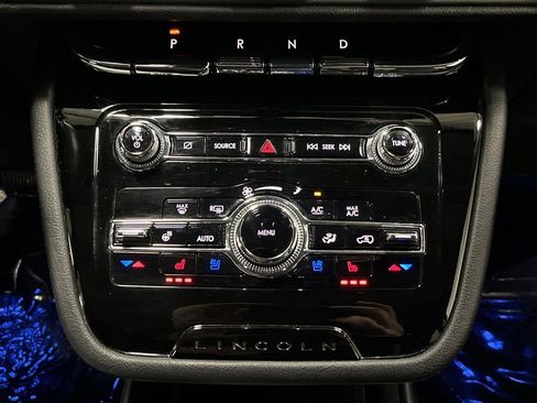 Used 2022 Lincoln Corsair AWD w/ Premium Package image 22