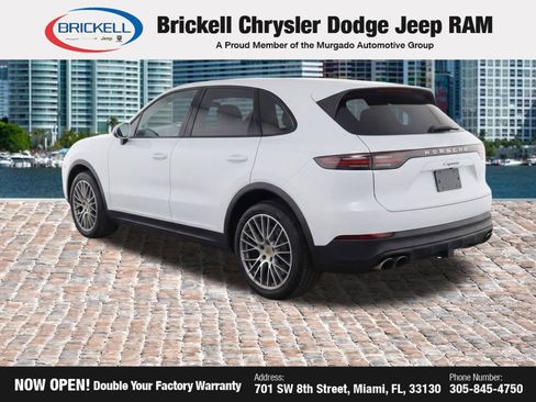 Used 2022 Porsche Cayenne Platinum Edition AWD/4WD image 3