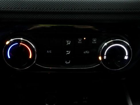 Used 2025 Chevrolet TrailBlazer LT image 30