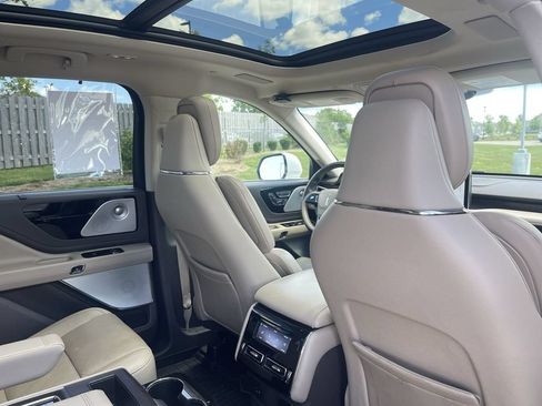 Used 2022 Lincoln Aviator Reserve w/ Equipment Group 201A AWD/4WD image 31