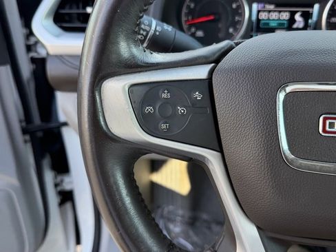 Used 2017 GMC Acadia SLT image 19