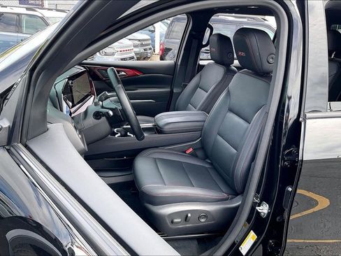 Used 2025 Chevrolet Traverse Z71 w/ Enhanced Driving Package AWD/4WD image 24