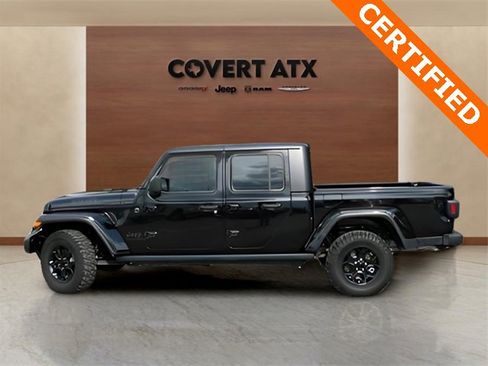 Used 2023 Jeep Gladiator Willys image 2