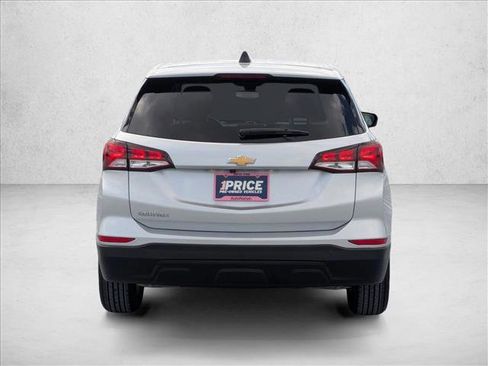 Used 2022 Chevrolet Equinox LS w/ LS Convenience Package FWD image 6