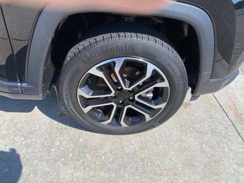 Used 2022 Jeep Compass Limited image 15