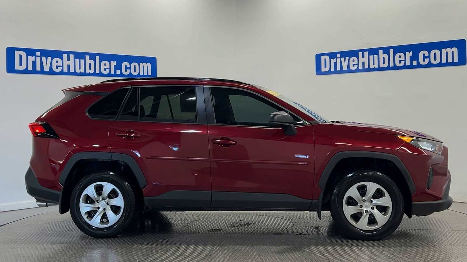 Used 2021 Toyota RAV4 LE AWD/4WD image 9