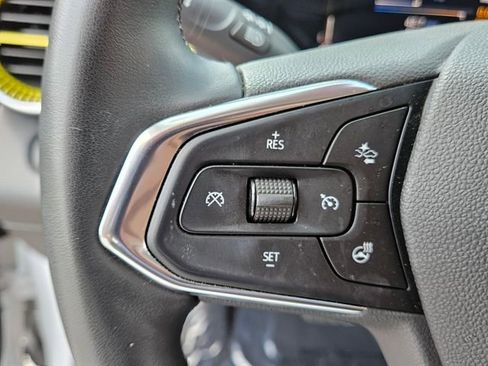 Used 2024 Chevrolet Trax LT w/ Driver Confidence Package image 32