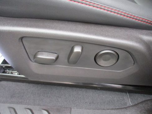 Certified 2025 Chevrolet Colorado Z71 w/ Z71 Convenience Package 2 image 15