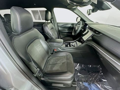 Certified 2023 Jeep Grand Cherokee L Altitude image 40