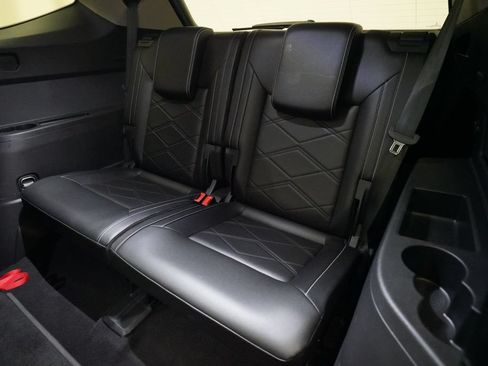 Used 2024 Volkswagen Atlas SE AWD/4WD image 17