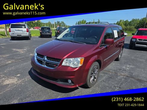 Used 2017 Dodge Grand Caravan Crew FWD image 1