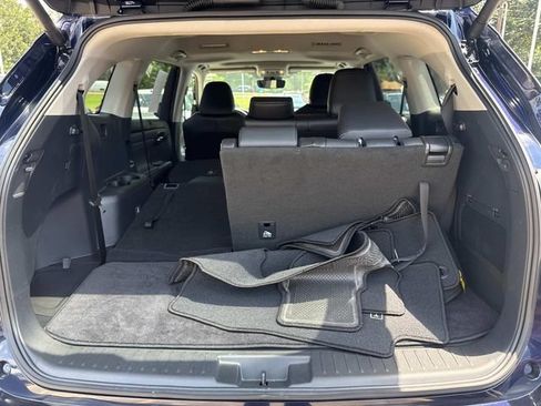 Used 2026 Toyota Highlander XLE AWD/4WD image 14