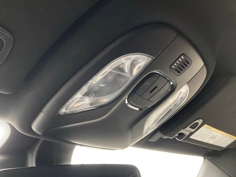 Used 2025 Jeep Compass Limited image 28