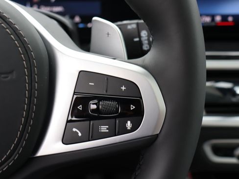 Used 2026 BMW X7 xDrive40i w/ Dynamic Handling Package image 23