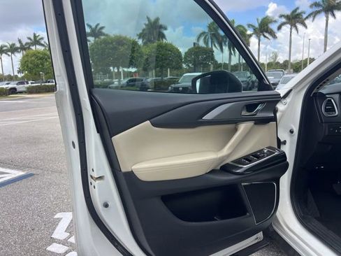 Used 2018 MAZDA CX-9 Touring w/ Touring Premium Package FWD image 13