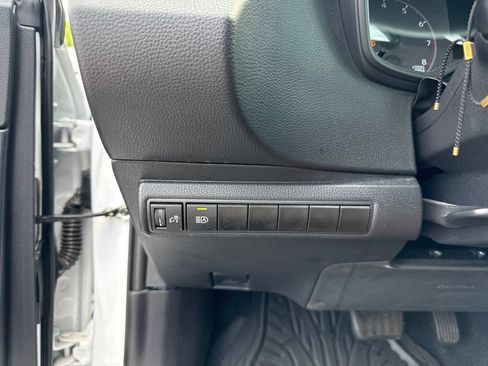 Used 2024 Toyota Corolla LE FWD image 12