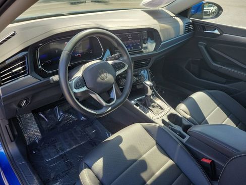 Used 2024 Volkswagen Jetta SE FWD image 22