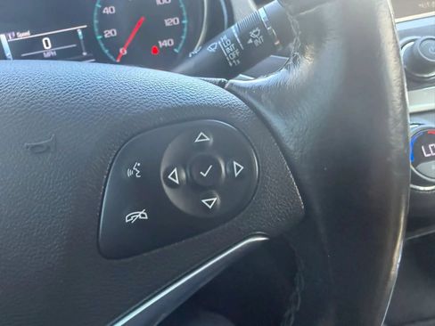Used 2019 Chevrolet Impala LT FWD image 14