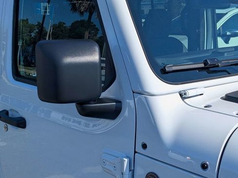 New 2026 Jeep Gladiator Sport AWD/4WD image 11