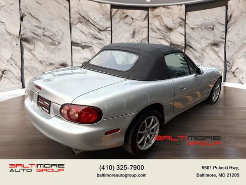 Used 2004 MAZDA MX-5 Miata w/ Cloth Azure Blue Pkg RWD image 4