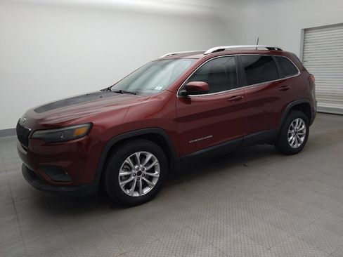 Used 2019 Jeep Cherokee Latitude w/ Popular Appearance Group FWD image 2