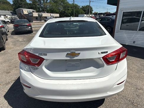 Used 2017 Chevrolet Cruze Premier FWD image 7